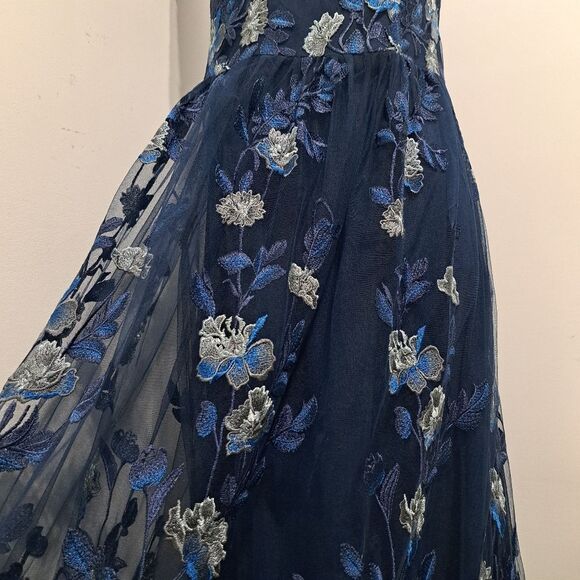 Carmen Marc Valvo Infusion Embroidered Floral Whimsygoth Party Dress Size 8 Navy - Picture 11 of 15